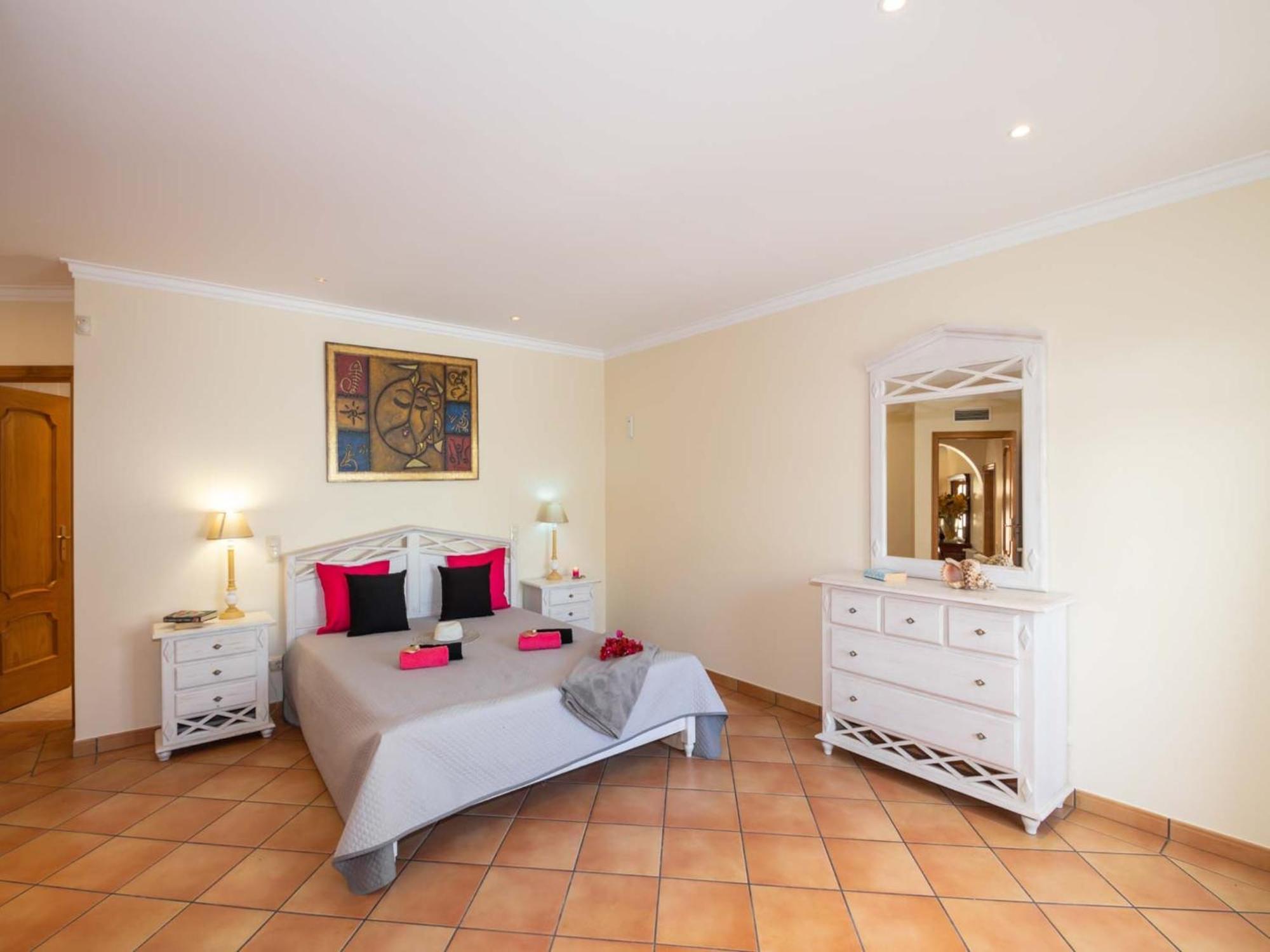 Villa Magnificant Heated Swimming Pool, Free Wifi *