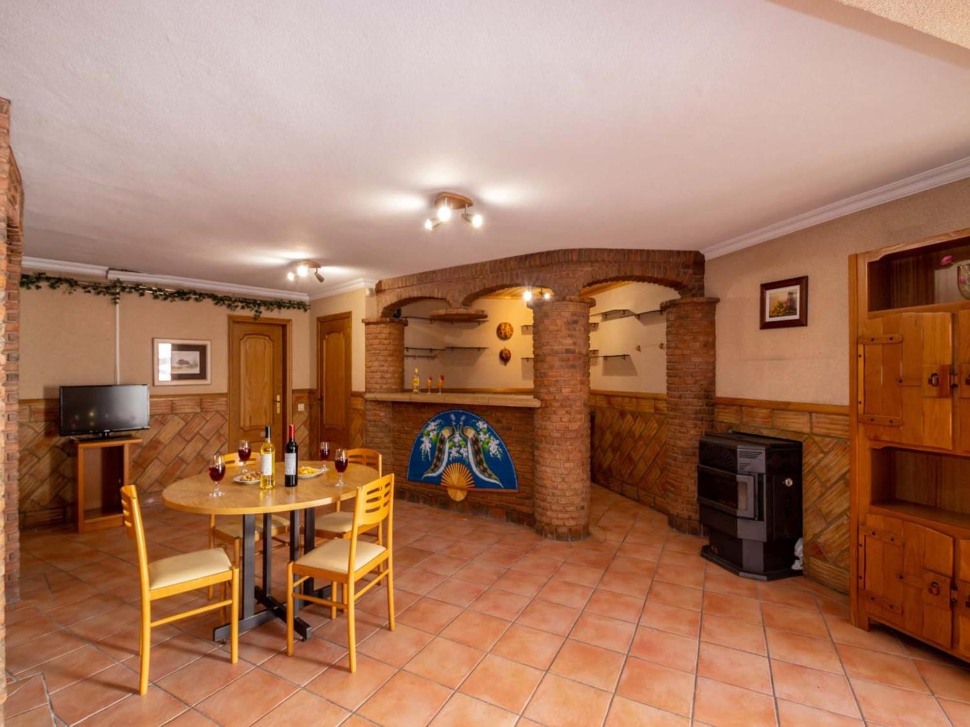 Magnificant Heated Swimming Pool, Free Wifi *